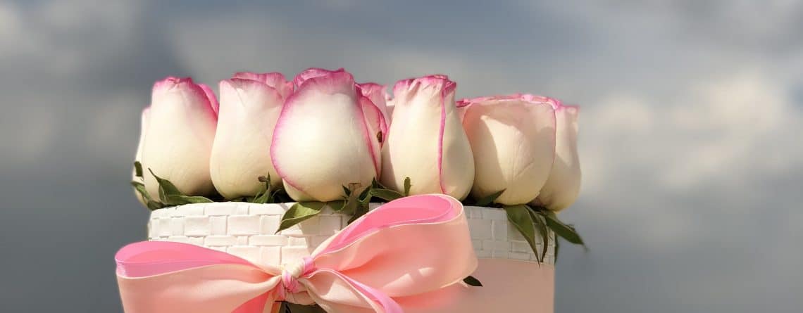 باکس مکعبی گل رز,باکس گل رز,سبد گل رز,جعبه گل رز,سبد لاکچری گل رز,سبد گل هدیه,دسته گل,دسته گل رز,دسته گل عروسی,گل فروشی,گل رز؛رز هلندی